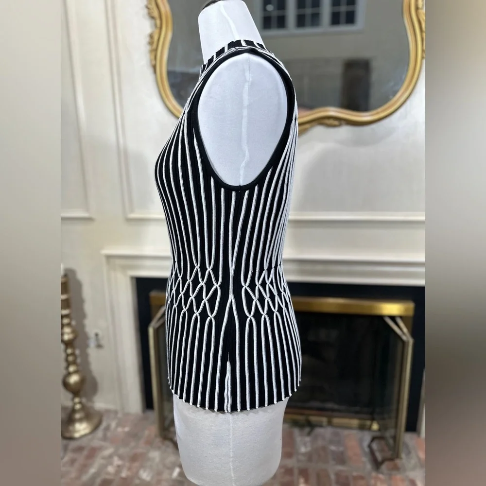 White House Black Market Graphic Knit Tank L Black White Mod Minimalist Office - Picture 4 of 8